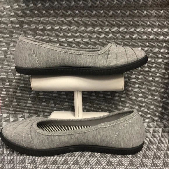 Ladies Dirty Laundry Grey Flats - Picture 5 of 11